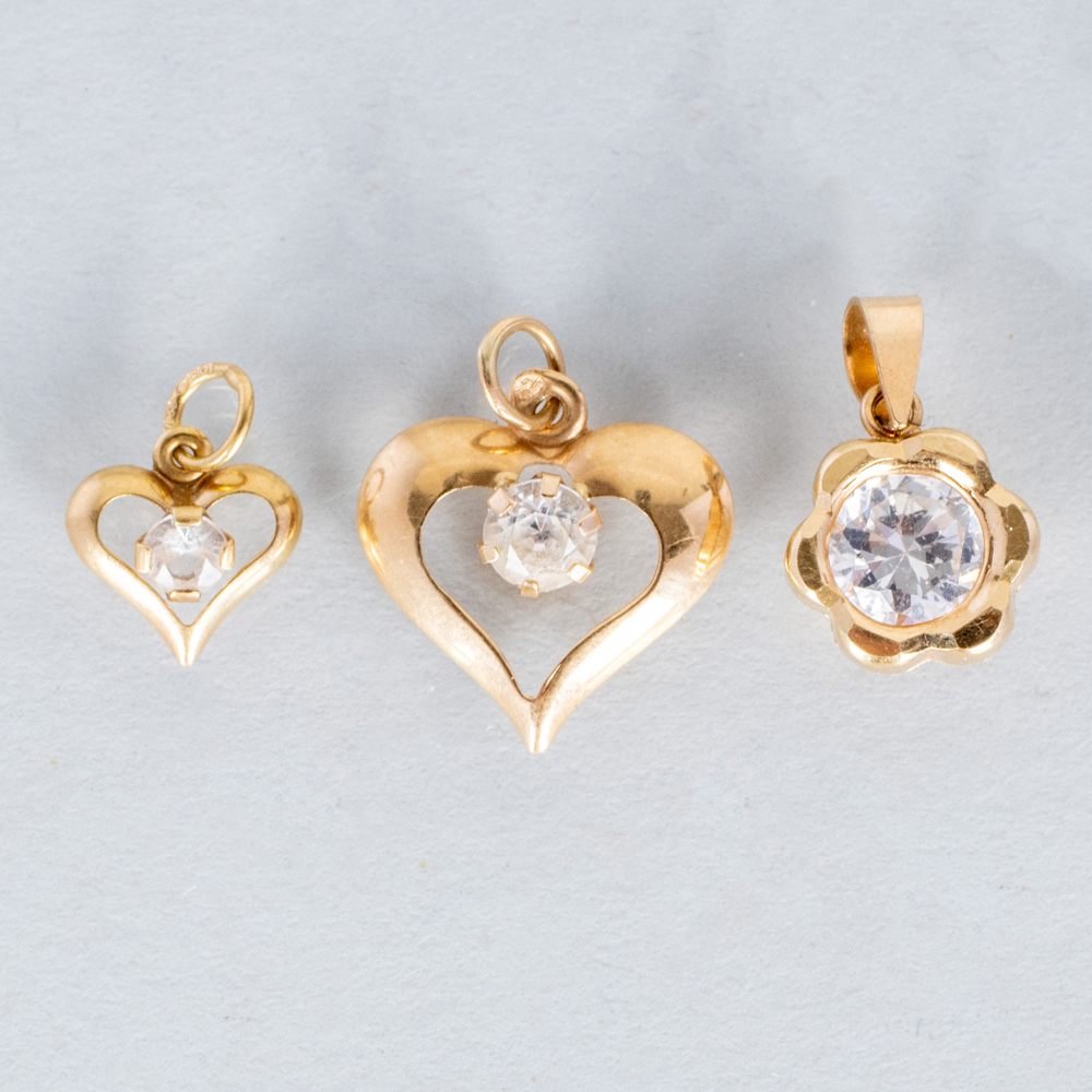 H NGEN 3 St 18k Guld Med Fasettslipade Stenar Tot V Auktion h-ngen-3-st-18k-guld-med-fasettslipade-stenar-tot-v-auktion