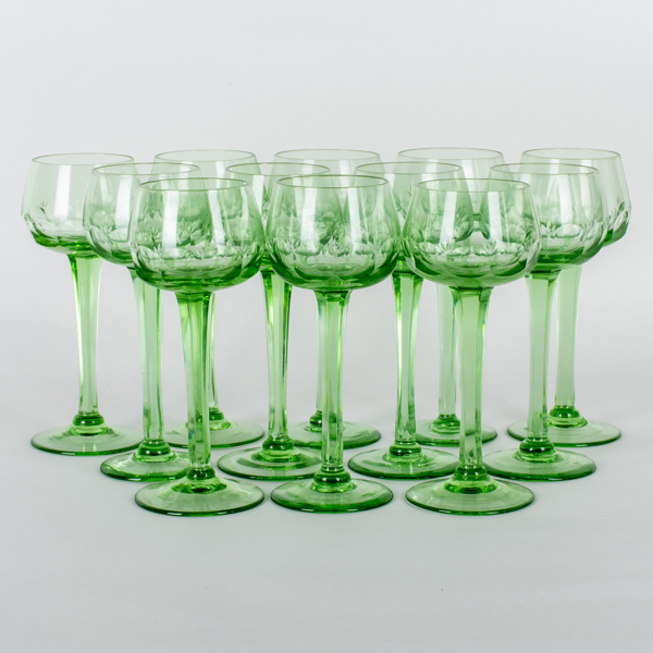 VITVINSREMMARE, 12 st, grönt glas, 1900-talets andra hälft _14084a_8db3c20cc5cf7ab_lg.jpeg