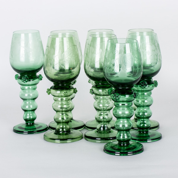 VITVINSREMMARE, 8 st snarlika, grönt glas, 1900-talets första hälft _14231a_8db3c27f6d44217_lg.jpeg