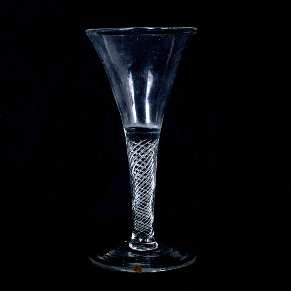 SPETSGLAS, 1700-tal, fot med innesluten spiral_14355a_8db3cbed53d06bc_lg.jpeg