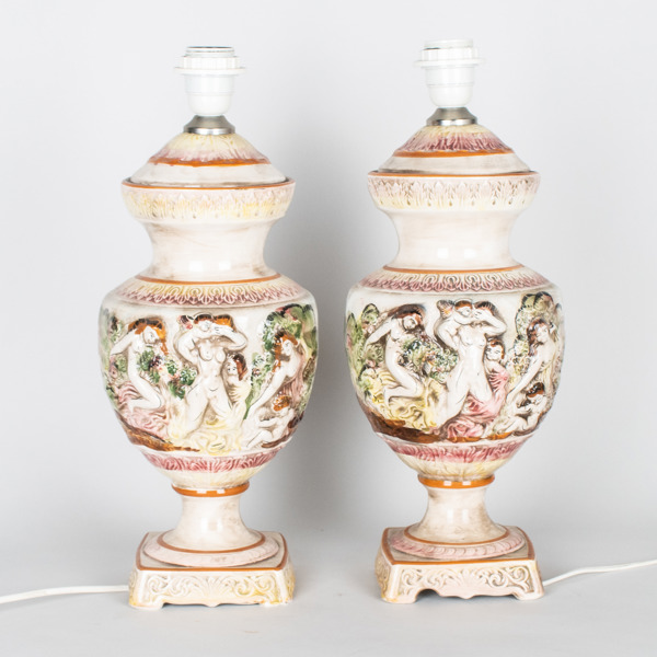 BORDSLAMPOR, 1 par, keramik, Capodimonte Italien, 1900-talets andra hälft _14705a_8db4243ff2bea57_lg.jpeg