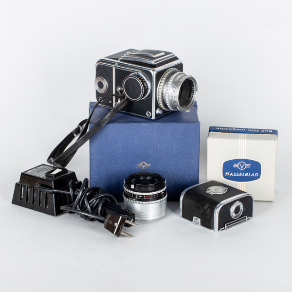 HASSELBLAD 600C, spegelreflexkamera med objektiv och tillbehör, 1960-/70-tal_15352a_8db4d4c4c8d52a0_lg.jpeg