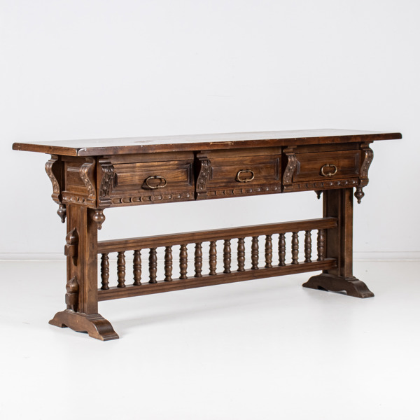 SIDEBOARD, Engelsk stil, 1900-talets andra hälft