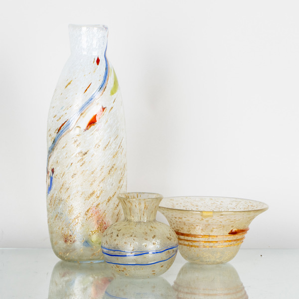 MILAN VOBRUBA, 3 st, vaser och skål, glas, Gusum, 1900-talets slut_32585a_lg.jpeg