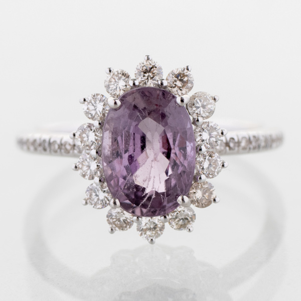RING, 18k vitguld, med rosa safir ca 1,94 ct och briljantslipade diamanter tot ca 0,42 ct_3593a_lg.jpeg