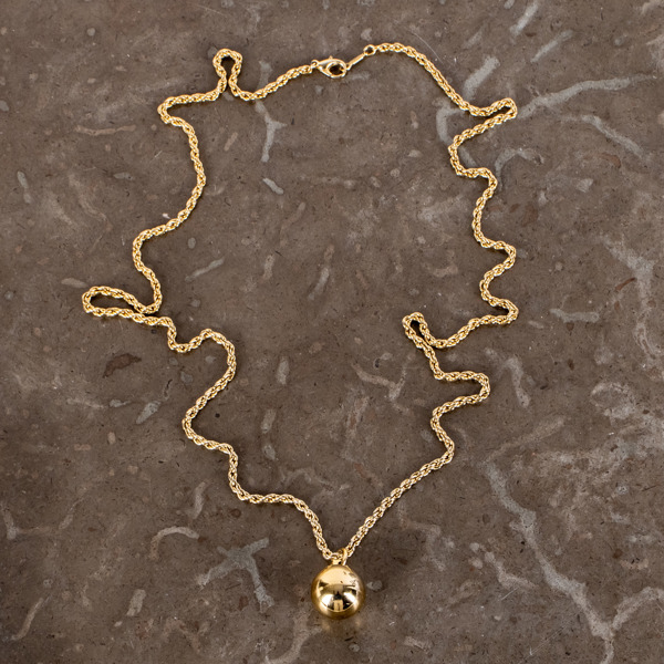 COLLIER MED HÄNGE, mässing, Skultuna, 1900-/2000-tal