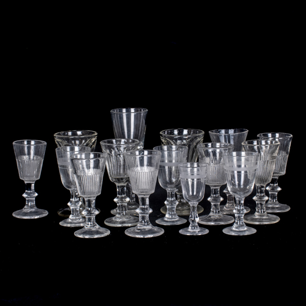 SAMLING SNAPSGLAS, 15 st, glas, olika modeller, 1800-/1900-tal