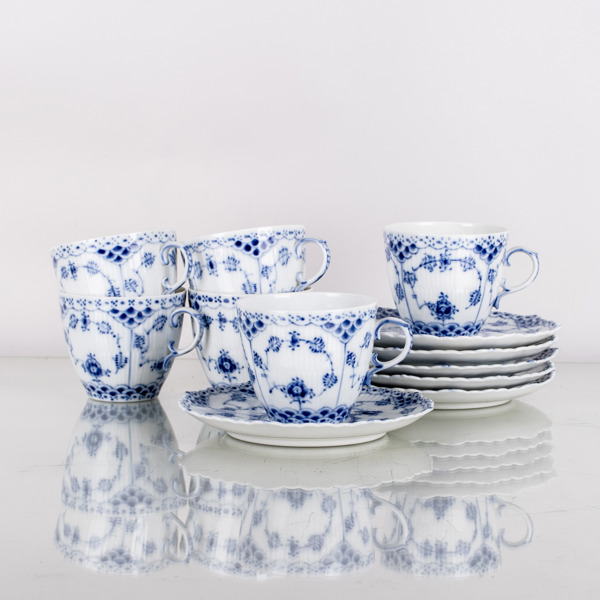 KAFFEKOPPAR MED FAT, 6 st, porslin, "Musselmalet", Royal Copenhagen, nr 1035 