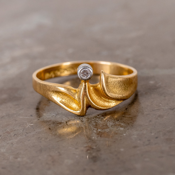 BJÖRN WECKSTRÖM, ring, 18k guld, med briljantslipad diamant ca 0.03 ct, Lapponia, FInland 1991, tot vikt ca 3,4 g