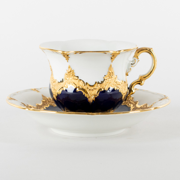 KOPP MED FAT, porslin, Meissen, 1900-tal