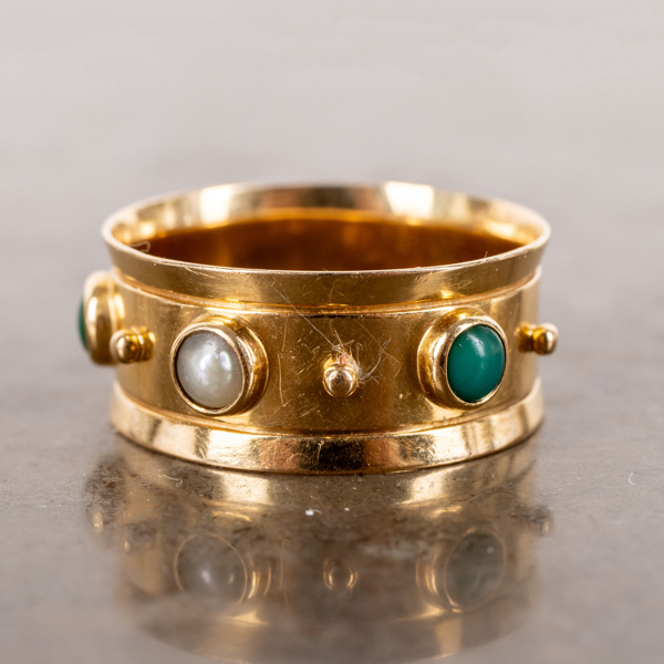 RING, 18k guld, med orientpärla och gröna stenar, Heribert Engelbert, Stigbert, Stockholm 1957, tot vikt ca 4,1 g