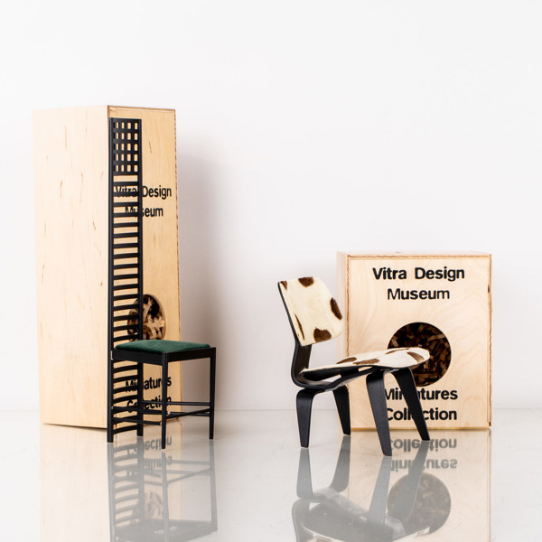 MINIATYRSTOLAR, 2 st, Vitra Design Museum, Miniatures Collection, 2000-tal