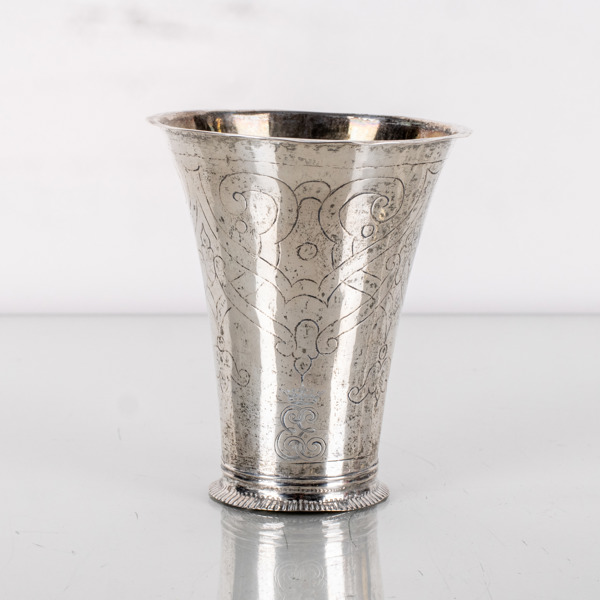 BÄGARE, silver, sannolikt Jonas Gynell (verksam 1763-1776) Vimmerby, vikt ca 60 g