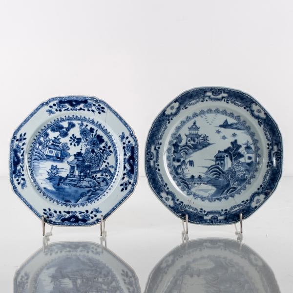 TALLRIKAR, 2 st, porslin, Kina, Qianlong, 1700-tal