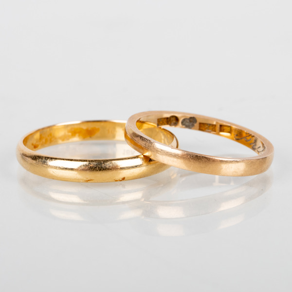 RINGAR, 2 st, 18k guld, vikt ca 6,3 g