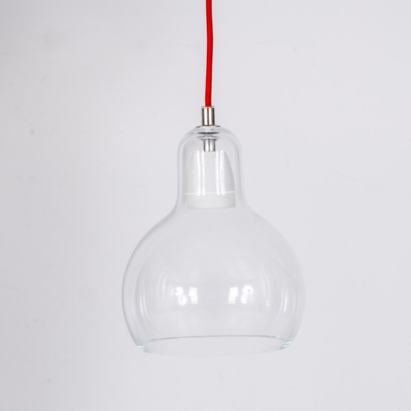 PENDELLAMPA, "mega Bulb", formgiven av Sofie Refer, &Tradition, samtida