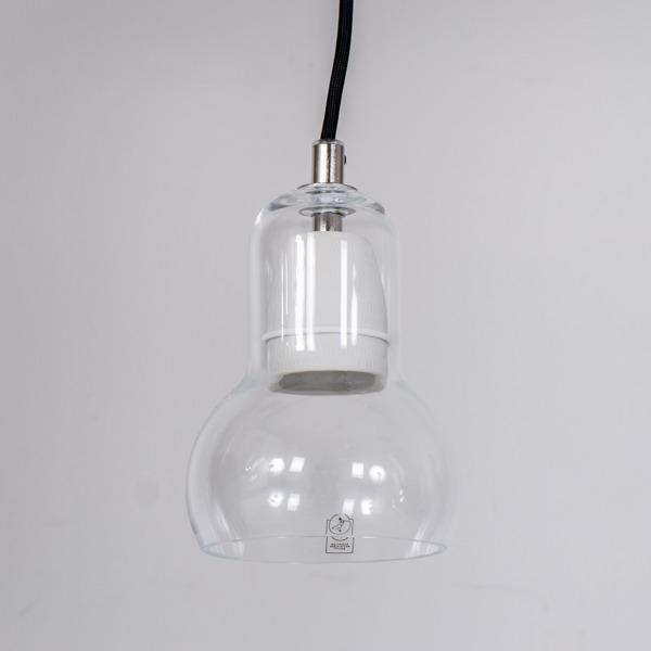 PENDELLAMPA, "Bulb", formgiven av Sofie Refer, &Tradition, samtida