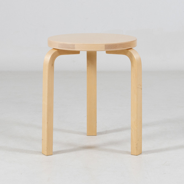 ALVAR AALTO, pall, Artek, Finland, år 2019