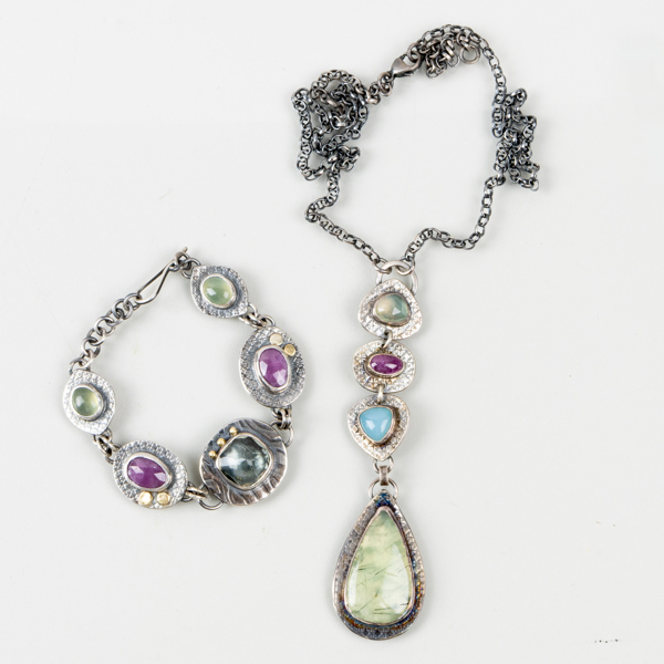 COLLIER OCH ARMBAND, sterlingsilver, med olika ädelstenar, 1900-/2000-tal