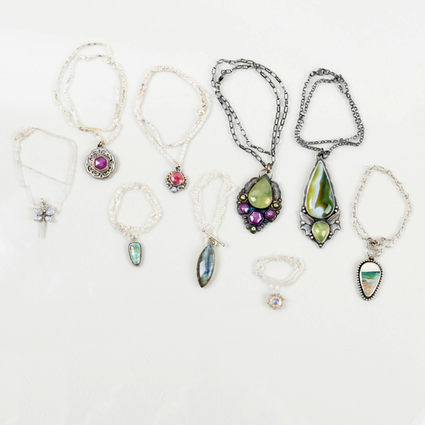 COLLIER, 9 st, sterlingsilver, med ädelstenar, 1900-/2000-tal, tot vikt ca 190 g