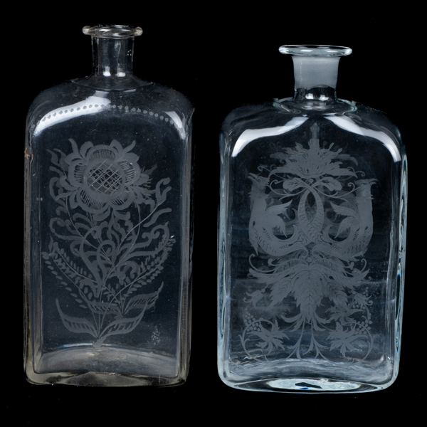 BRÄNNVINSFLSKOR, 2 st, glas, 1800-/1900-tal