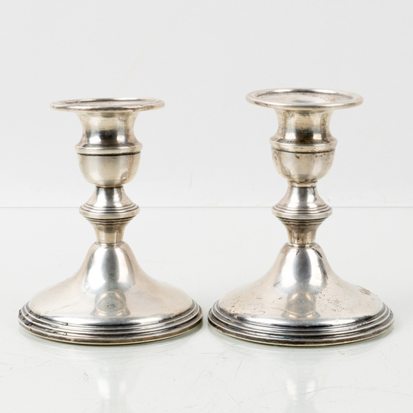 LJUSSTAKAR, 1 par, sterlingsilver, England, 1900-tal, tot vikt ca 450 g