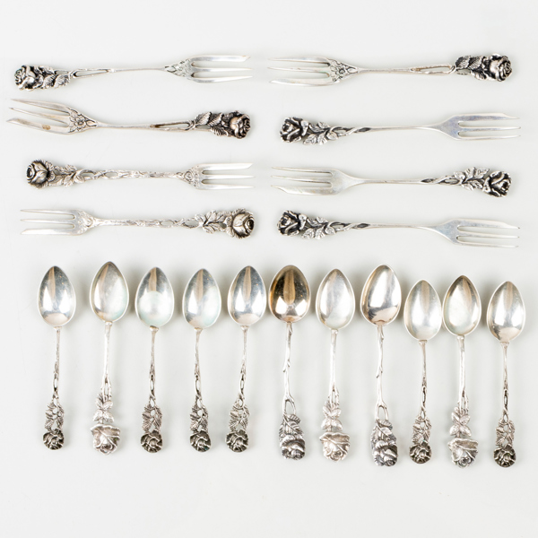 BAKELSEGAFFLAR OCH MOCKASKEDAR, 19 del, silver, tot vikt ca 270 g