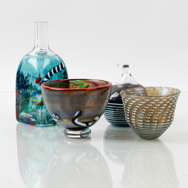 BERTIL VALLIEN, 4 del, vaser och skålar, miniatyrer, glas, Kosta Boda, 1900-talets andra hälft, signerade