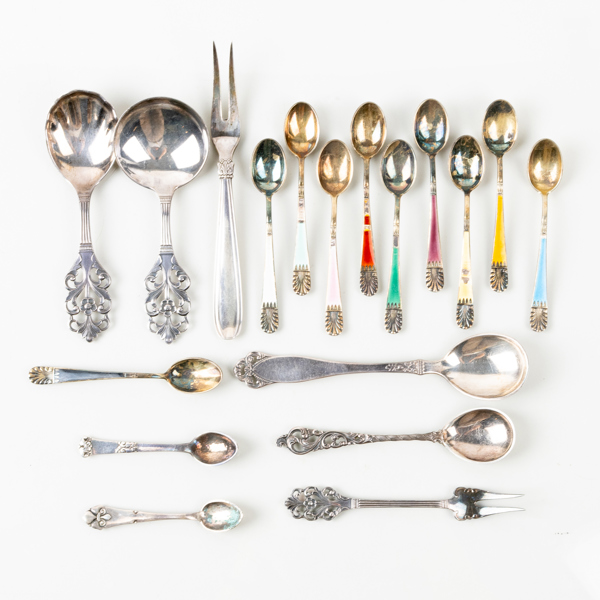SAMLING BESTICK, silver, tot vikt ca 200 g
