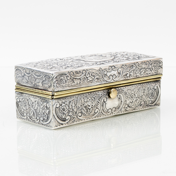 DOSA, silver, England, 1800-/1900-tal, vikt ca 300 g