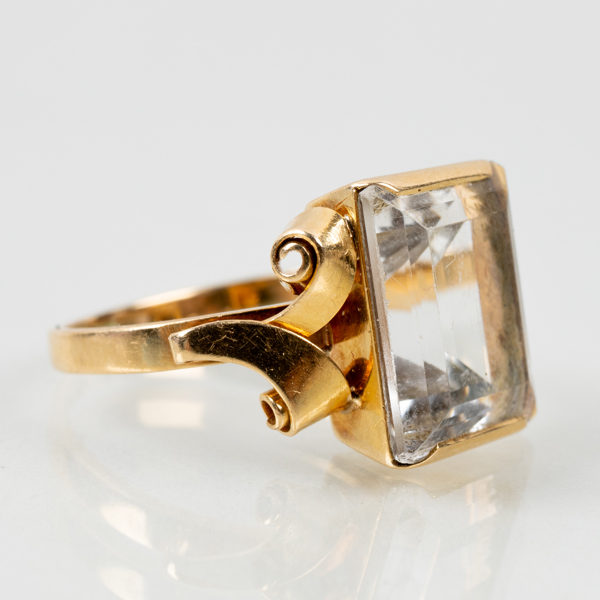 RING, 18k guld, svenska stämplar, med bergkristall, tot vik ca 3,2 g