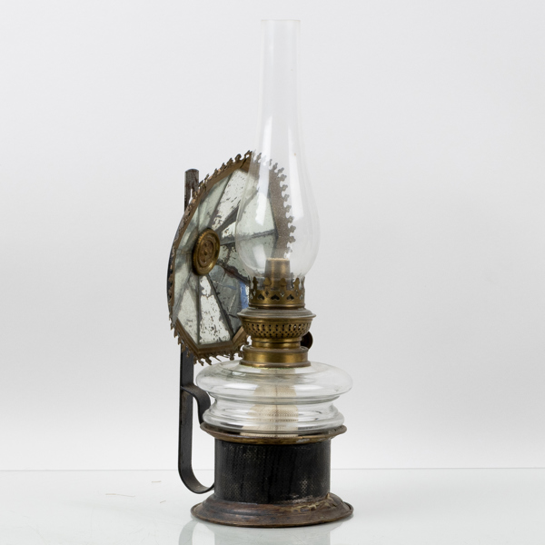 VÄGGFOTOGENLAMPA, metall och glas, 1800-/1900-tal
