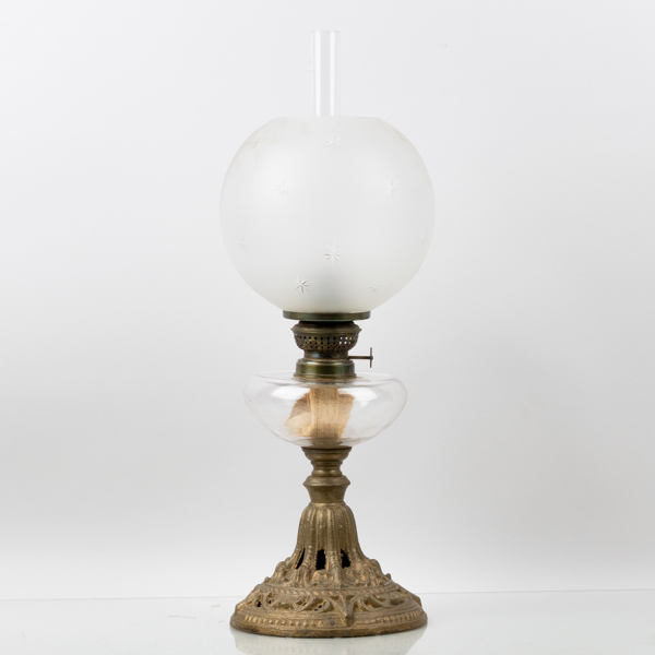 BORDSFOTOGENLAMPA, gjutjärn och glas, 1900-talets första hälft
