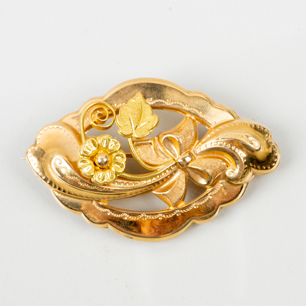 BROSCH, 18k guld, vikt ca 7 g