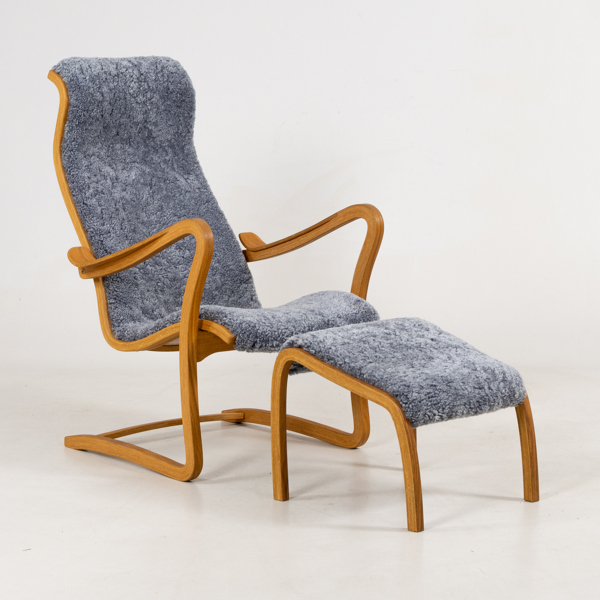 GUSTAV AXEL BERG, fåtölj med fotpall, "Patronen", Bröderna Andersson, 1900-/2000-tal