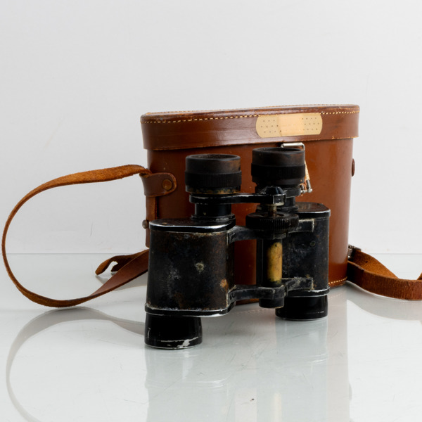 KIKARE, med etui, 1900-talets mitt11 cm