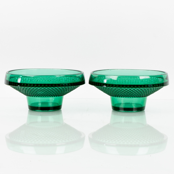 SKÅLAR, 2 st, grönt glas, 1900-talets mitt