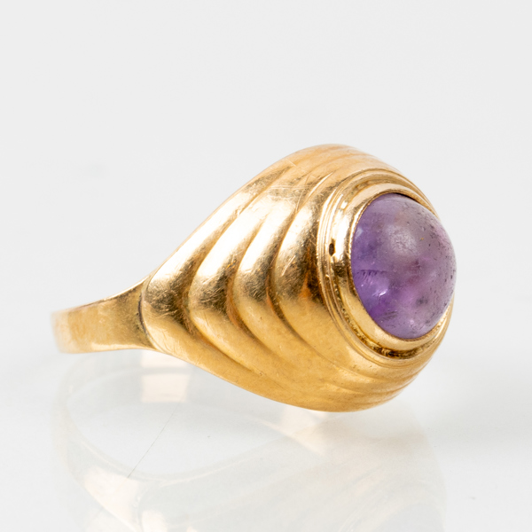 RING, 18k guld, med ametist, tot vikt ca 3,5 g