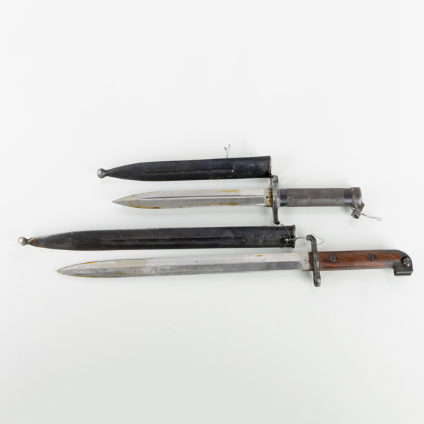 BAJONETTER, 2 st, bla EJ AB, 1800-/1900-tal