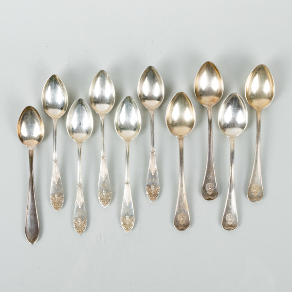 KAFFESKEDAR, 10 st, silver, olika modeller, 1900-tal, tot vikt ca 160 g