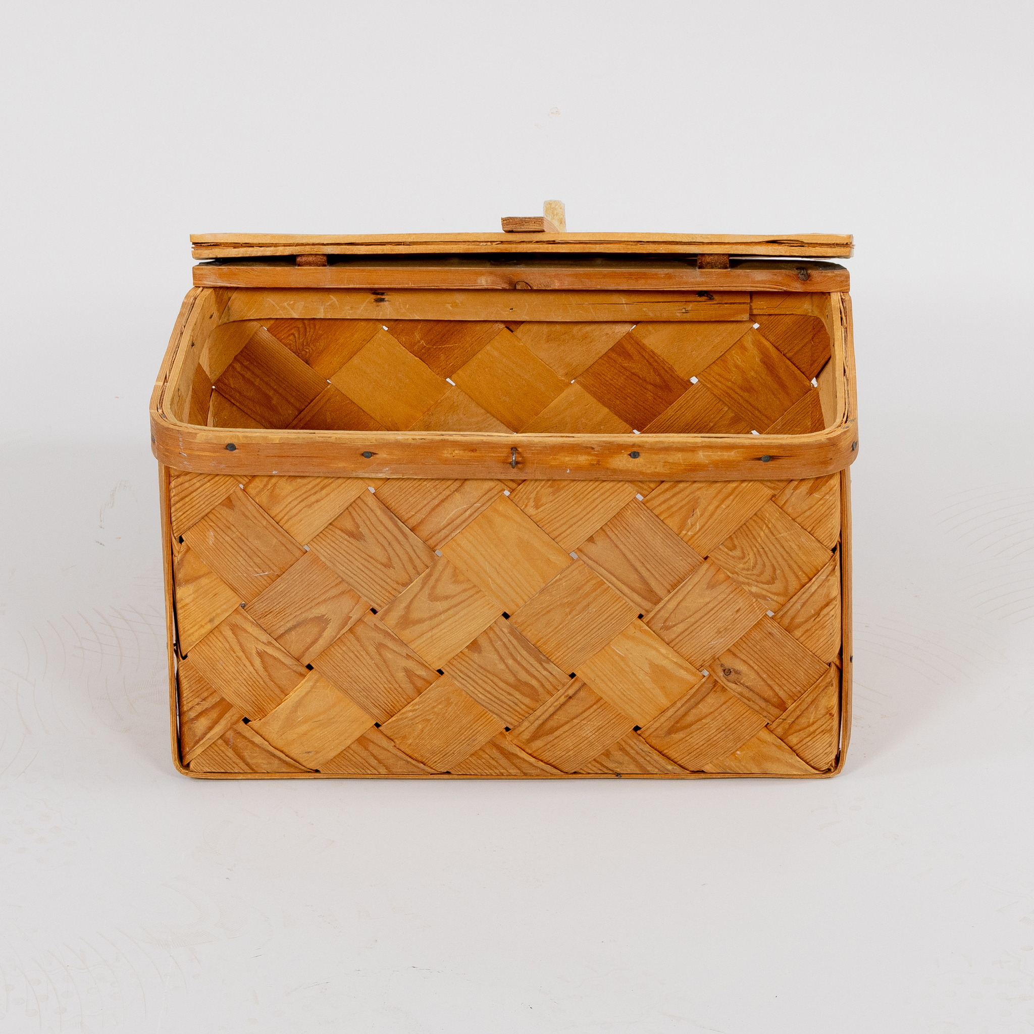 Spånkorg / スポーンコリ SPÅNKORG, flätad, 1900-talets första | Auction olsensauktioner.se