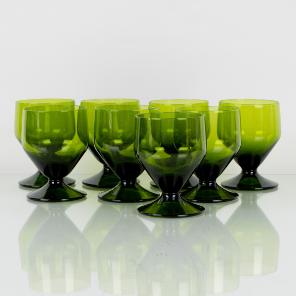 GLAS PÅ FOT, 8 st, 1900-talets mitt