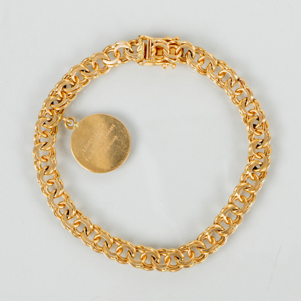 ARMBAND, 18k guld, med berlock, tot vikt ca 15 g