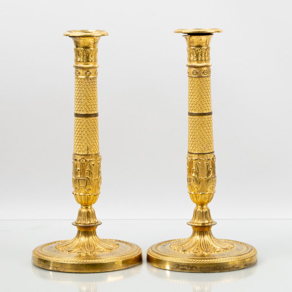 LJUSSTAKAR, 1 par, förgylld brons, empire, Frankrike, 1800-talets första hälft 