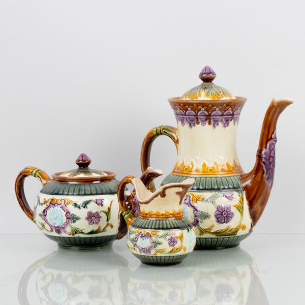 TEKANNA, KAFFEKANNA OCH GRÄDDKANNA, 3 del, majolika, Rörstrand, 1800-talets andra hälft