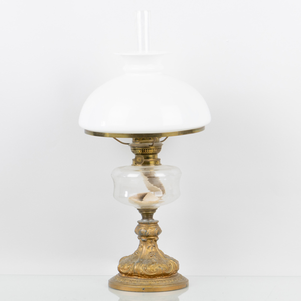 BORDSFOTOGENLAMPA, mässing och glas, 1900-talets första hälft