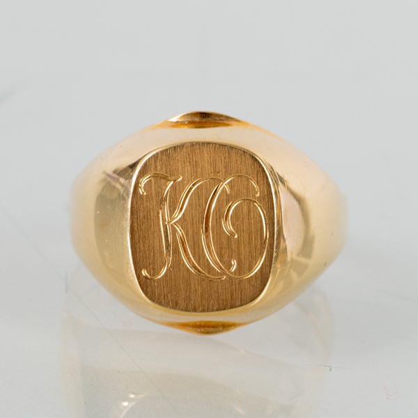 KLACKRING, 18k guld, vikt ca 2,8 g