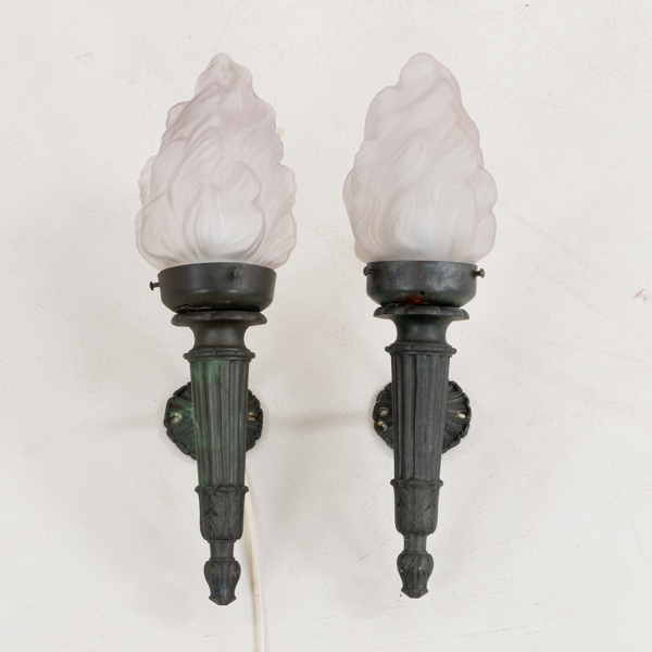 VÄGGLAMPOR, 1 par, metall och glas, 1900-talets första hälft