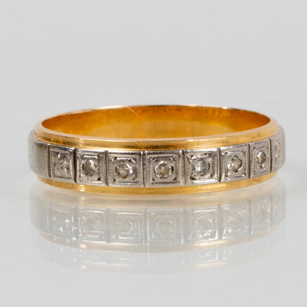 RING, 18k guld och vitguld, med diamanter, svenska stämplar 1965, vikt ca 4 g