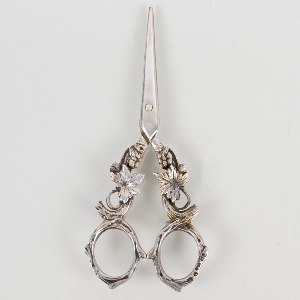 VINDRUVSSAX, silver, svenska stämplar JLH, Stocholm 1950, vikt ca 48 g